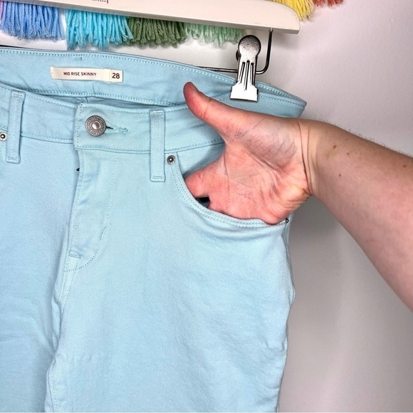 Levi’s Pastel Blue Colored Mid Rise Cotton Blend Skinny Jeans Size 28 Waist - Picture 3 of 16